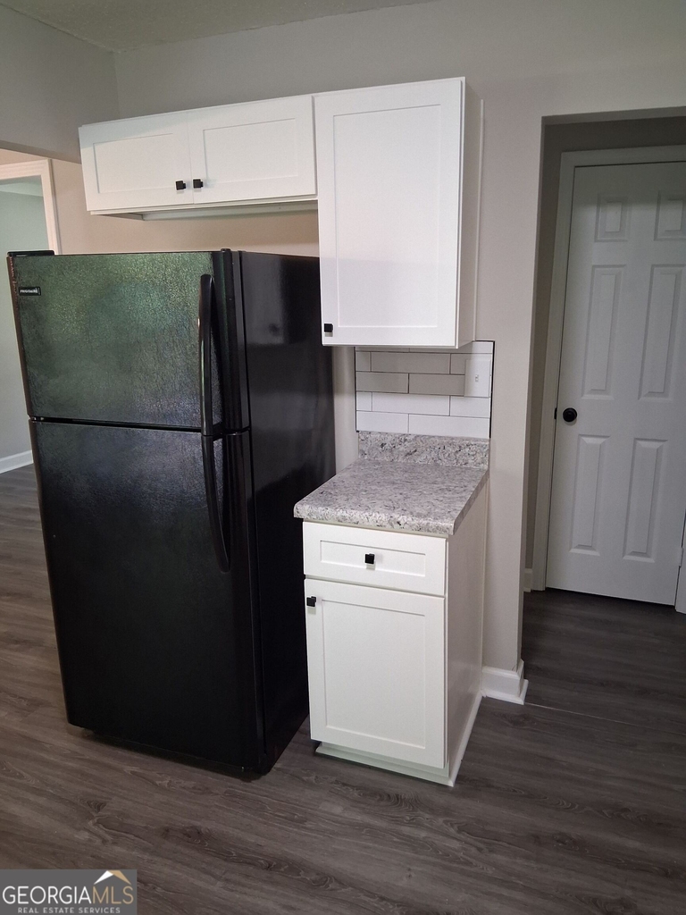 8229 Queens Drive - Photo 17