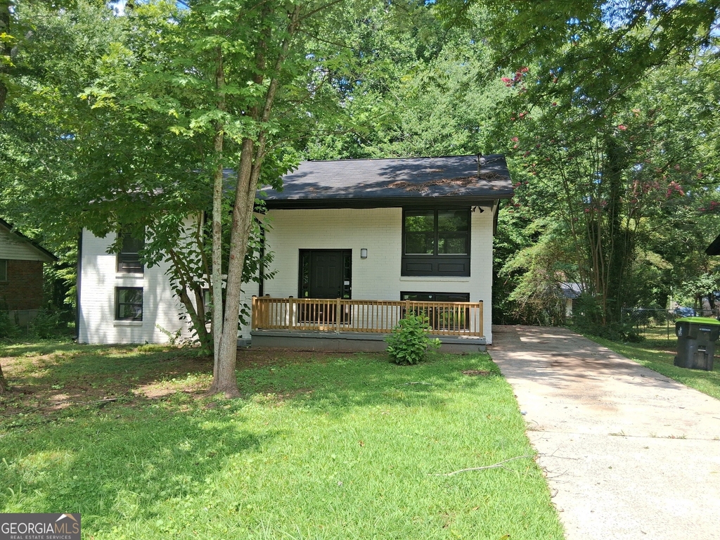 8229 Queens Drive - Photo 0