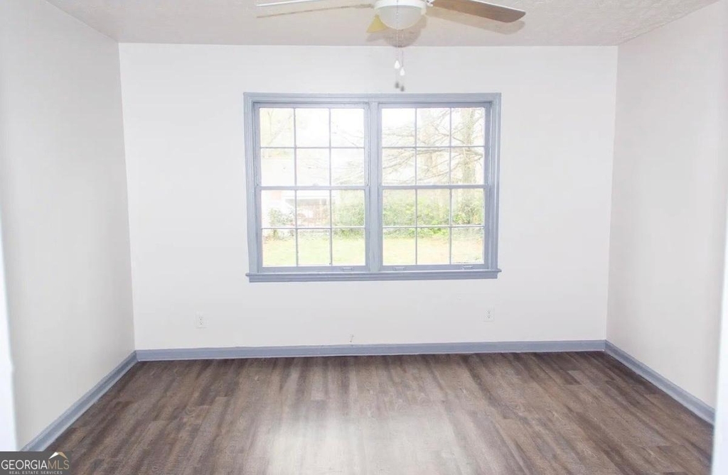 2418 Crestview Avenue - Photo 11