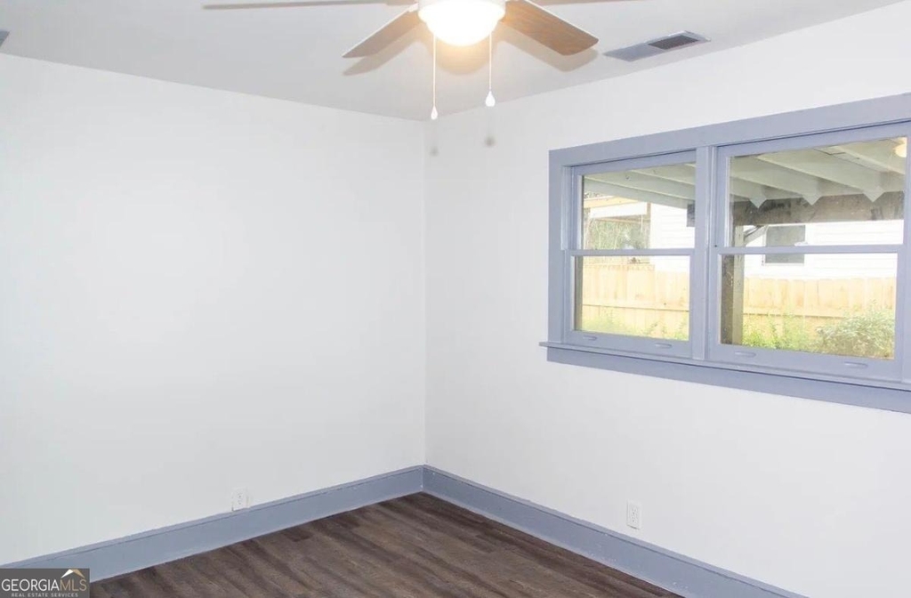 2418 Crestview Avenue - Photo 12