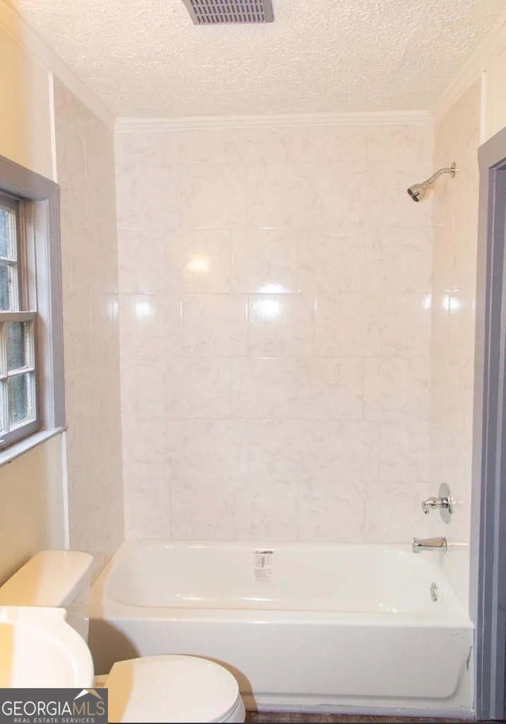 2418 Crestview Avenue - Photo 10
