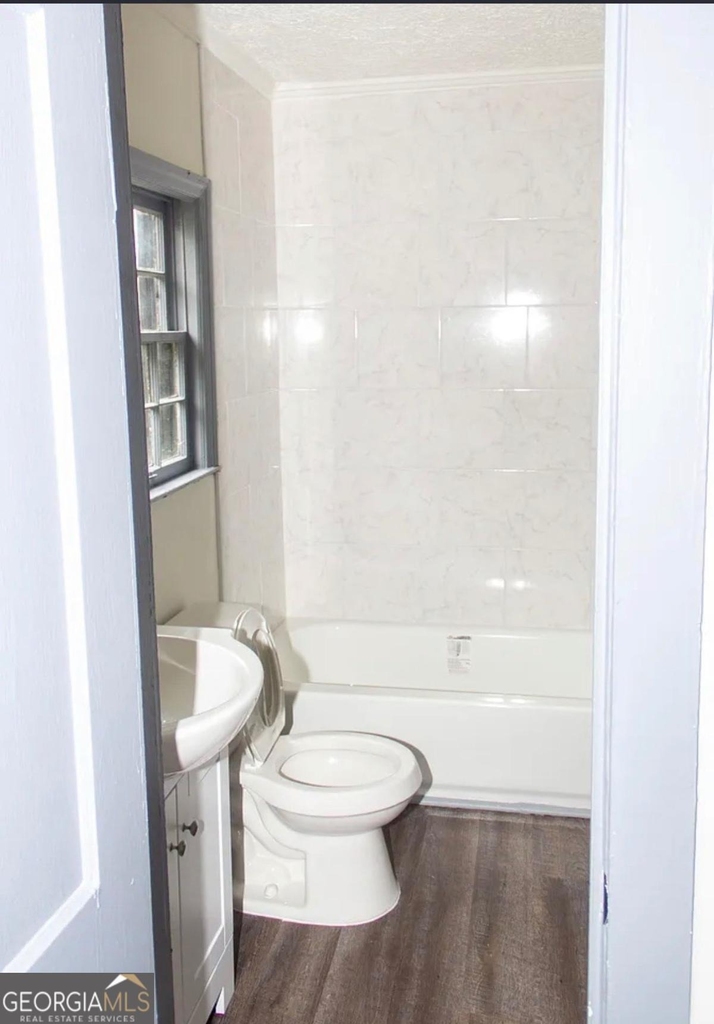 2418 Crestview Avenue - Photo 9