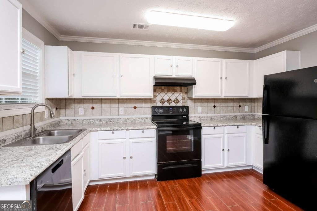 2454 Canary Court - Photo 5