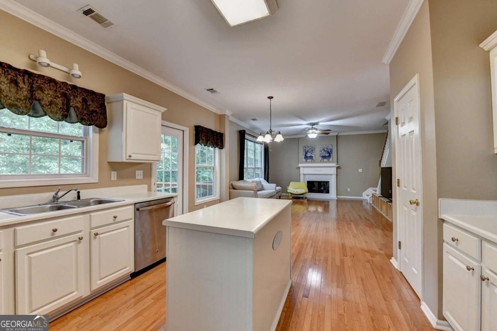 2172 Woodbriar Drive - Photo 11