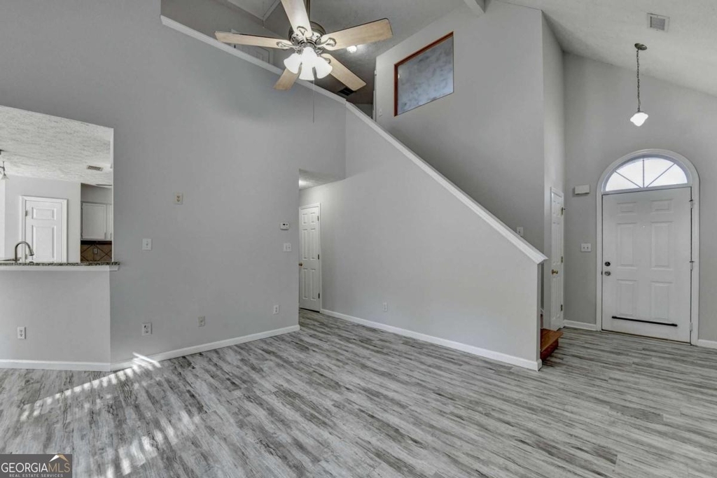 1112 Ashbury Drive - Photo 11