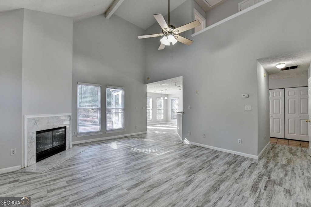 1112 Ashbury Drive - Photo 3