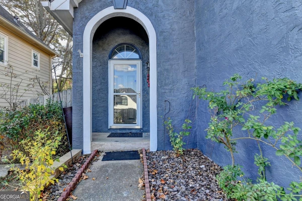 1112 Ashbury Drive - Photo 4