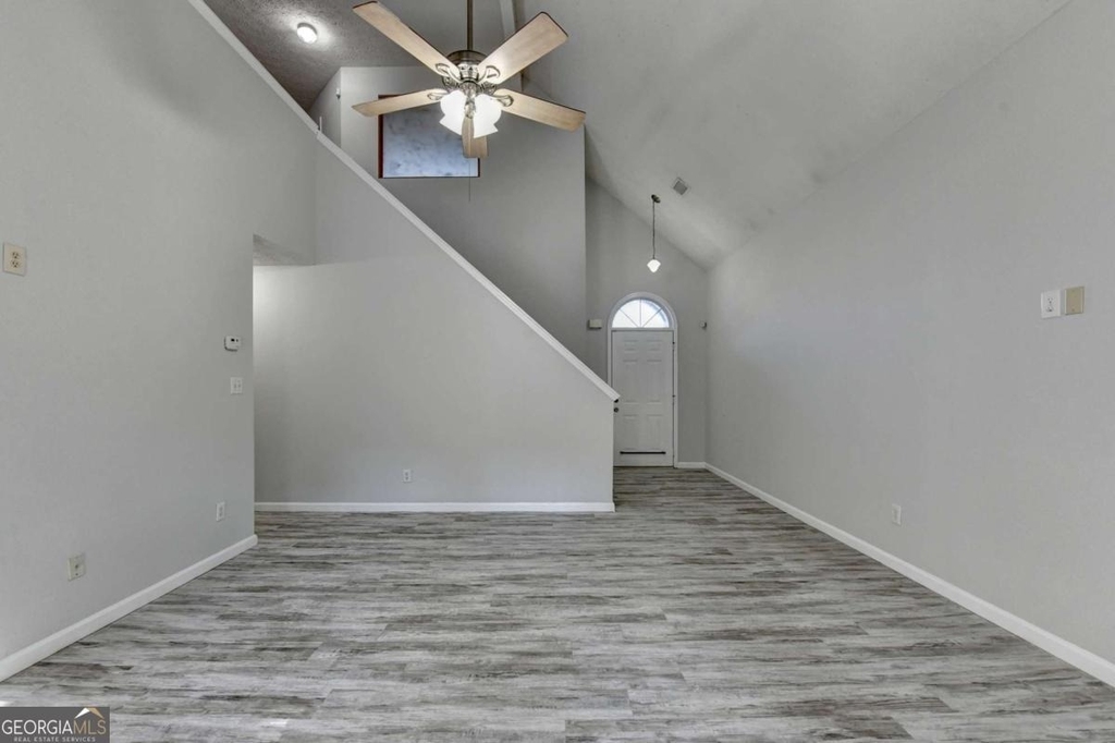 1112 Ashbury Drive - Photo 10