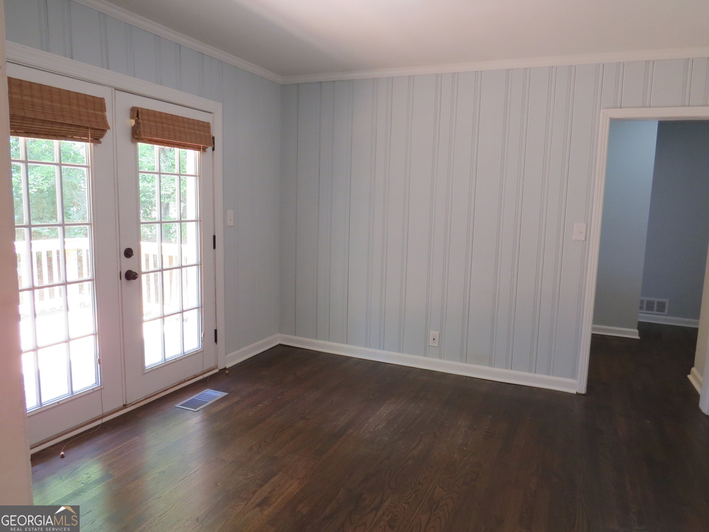 1570 Van Epps Street Se - Photo 7