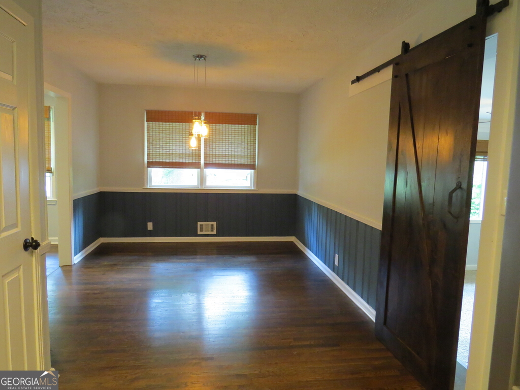 1570 Van Epps Street Se - Photo 4
