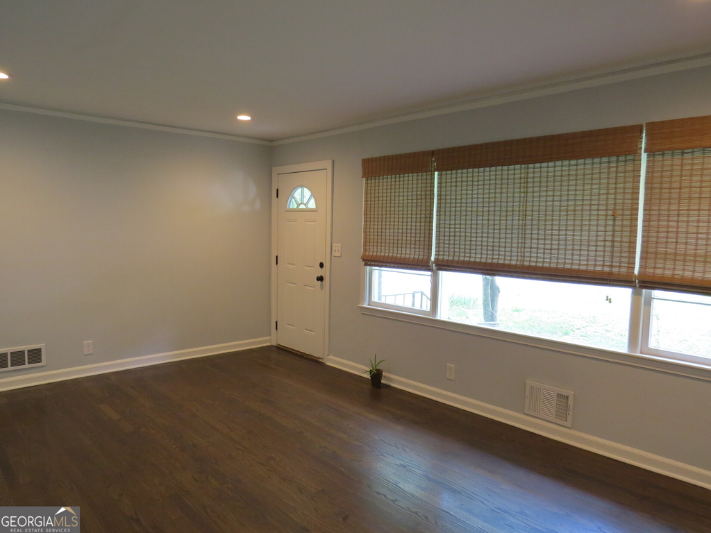 1570 Van Epps Street Se - Photo 3