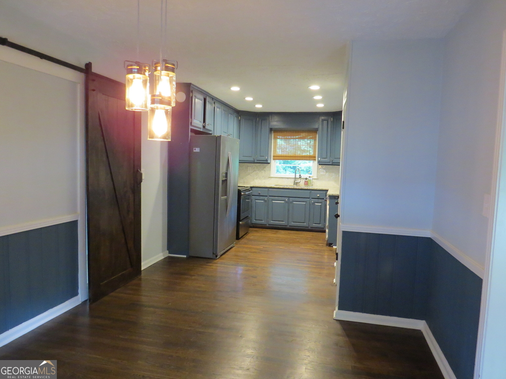 1570 Van Epps Street Se - Photo 5
