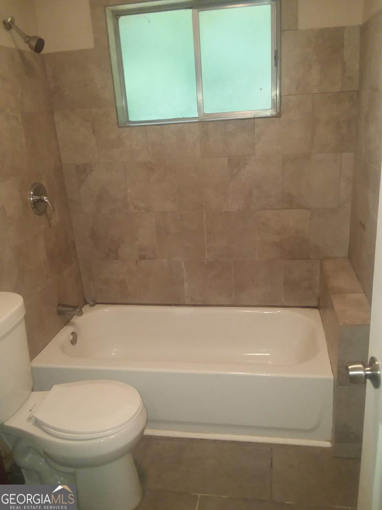 112 Burkshire Court - Photo 15