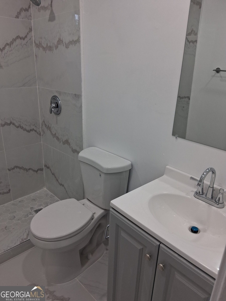 112 Burkshire Court - Photo 4