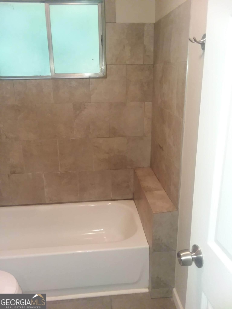 112 Burkshire Court - Photo 17