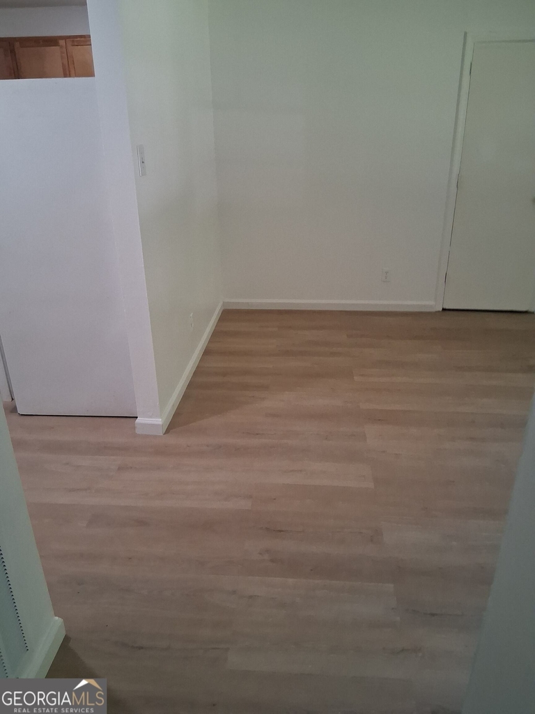 112 Burkshire Court - Photo 6