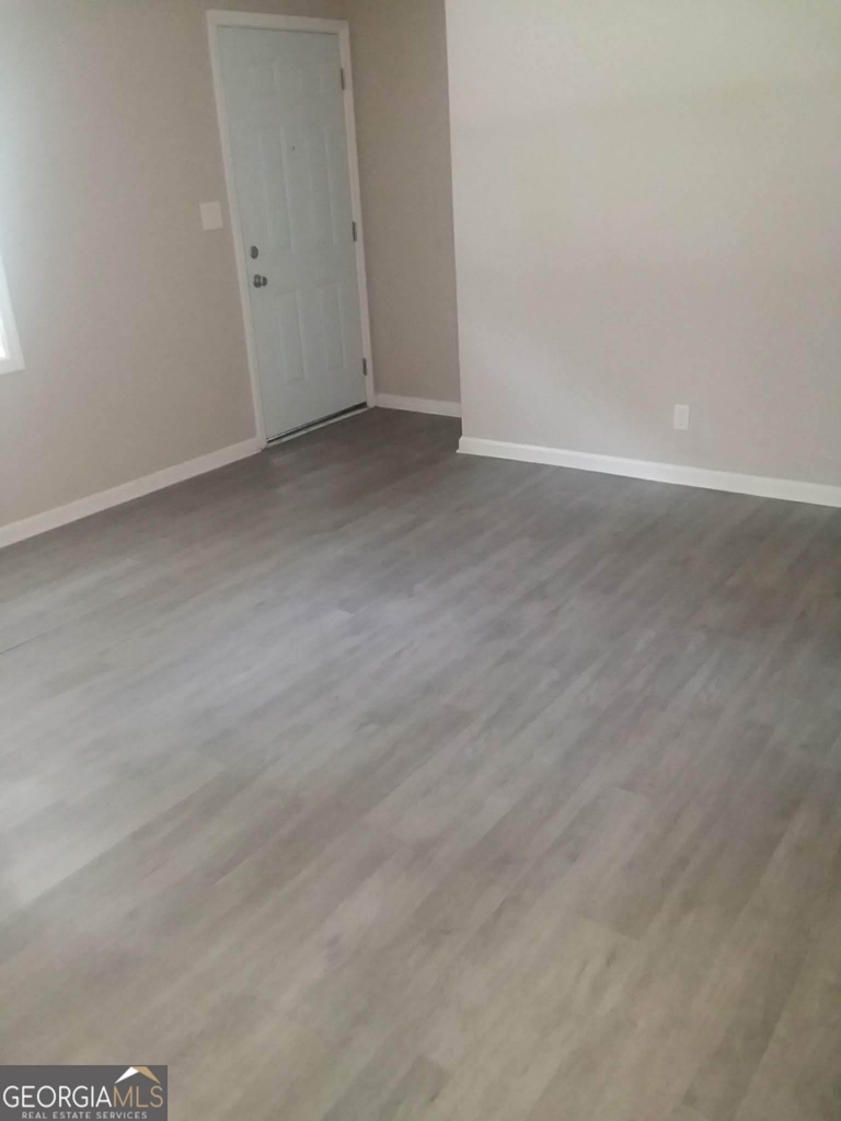 112 Burkshire Court - Photo 10