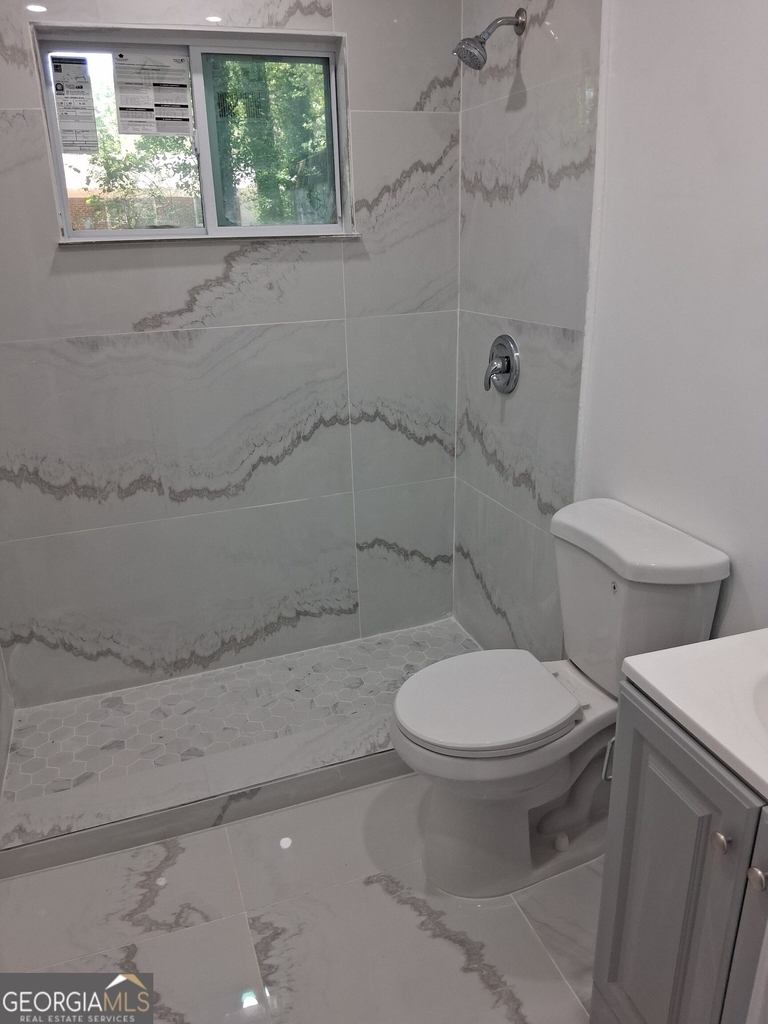 112 Burkshire Court - Photo 3