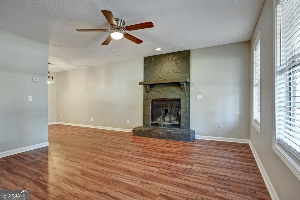 1606 Kirkland Drive - Photo 2