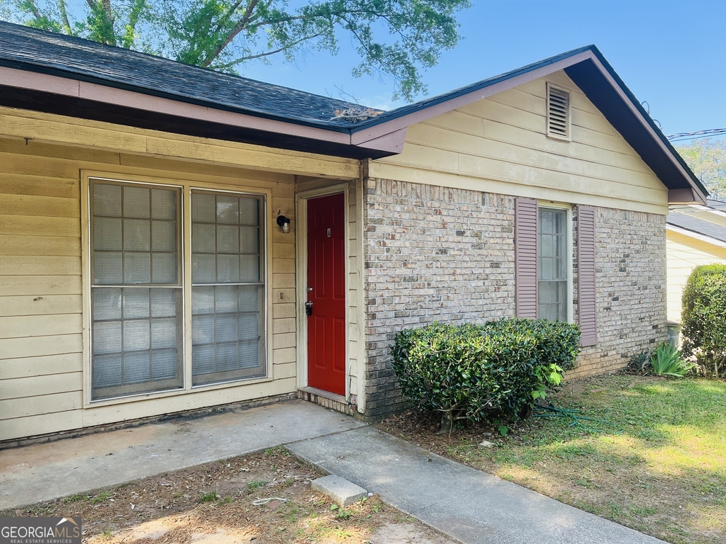 104 Peactree Court - Photo 0