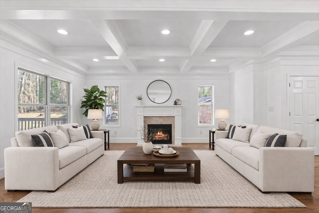 1410 Eastland Road - Photo 3