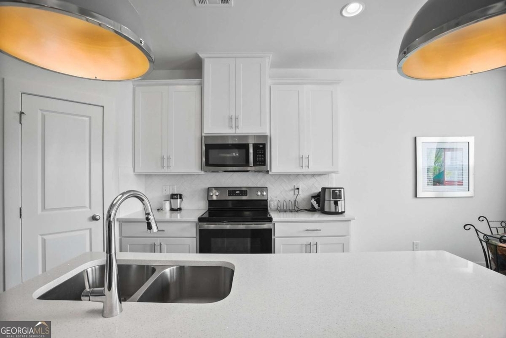 7637 Avalon Boulevard - Photo 3