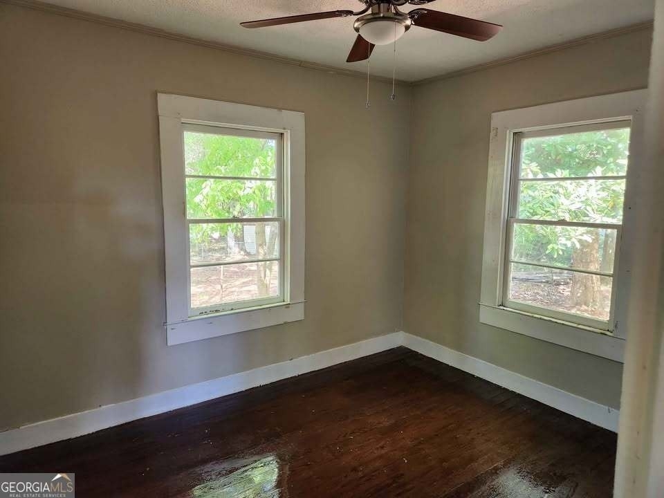 631 Davis Avenue - Photo 4