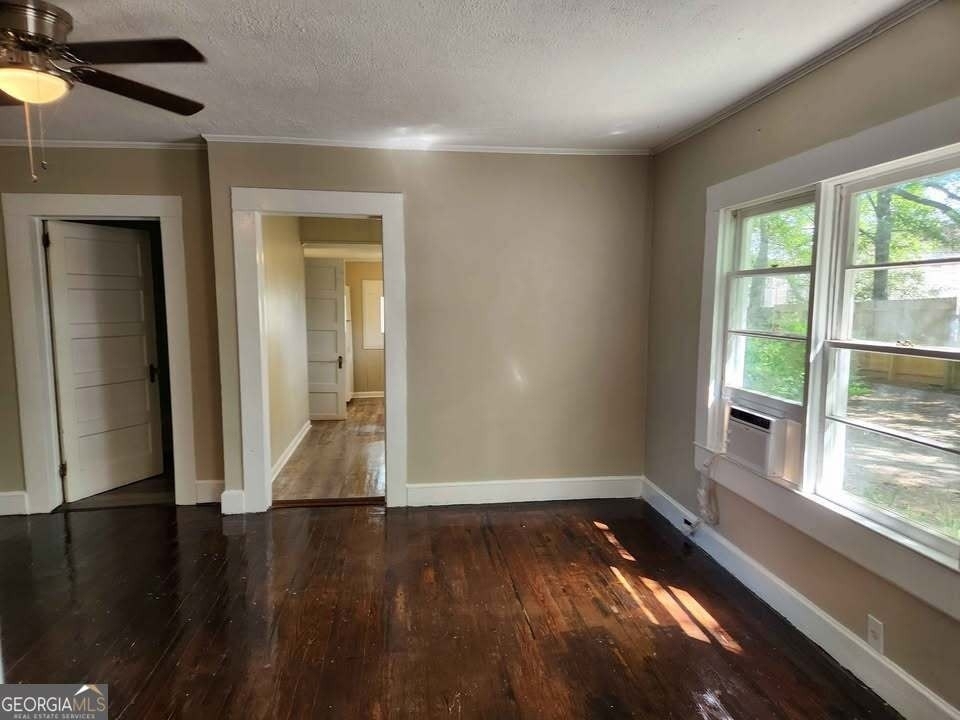 631 Davis Avenue - Photo 8