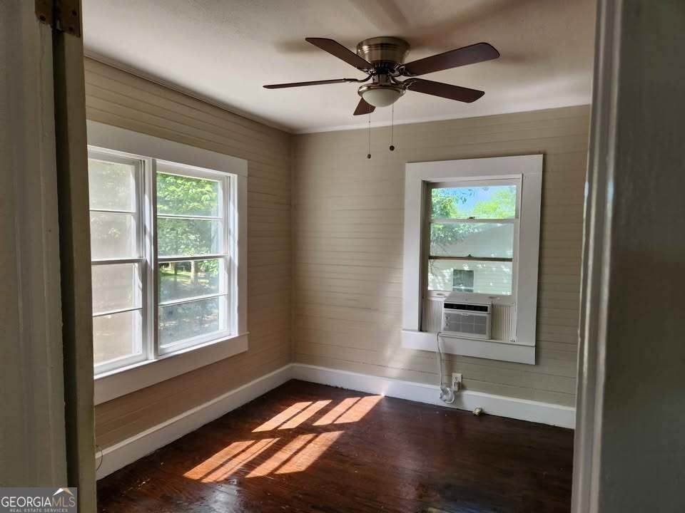 631 Davis Avenue - Photo 1