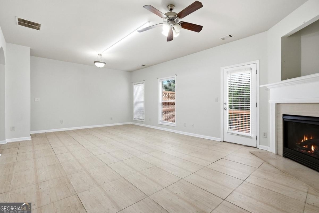 6199 Thorncrest Drive - Photo 3