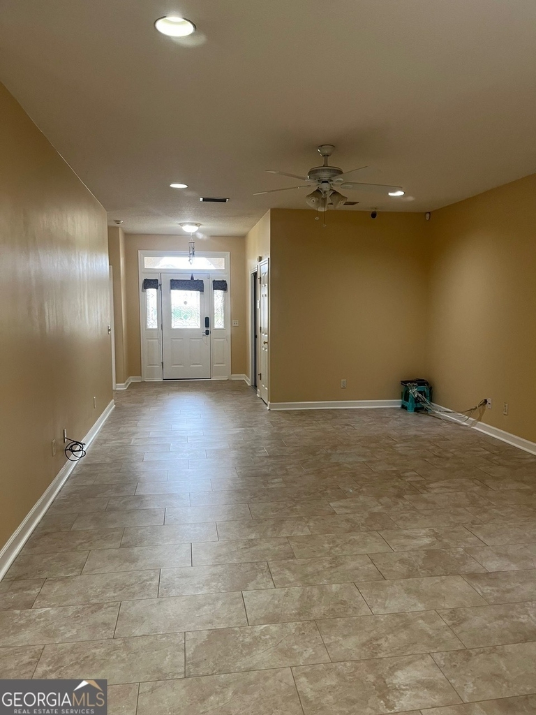 423 Cobblestone Way - Photo 1