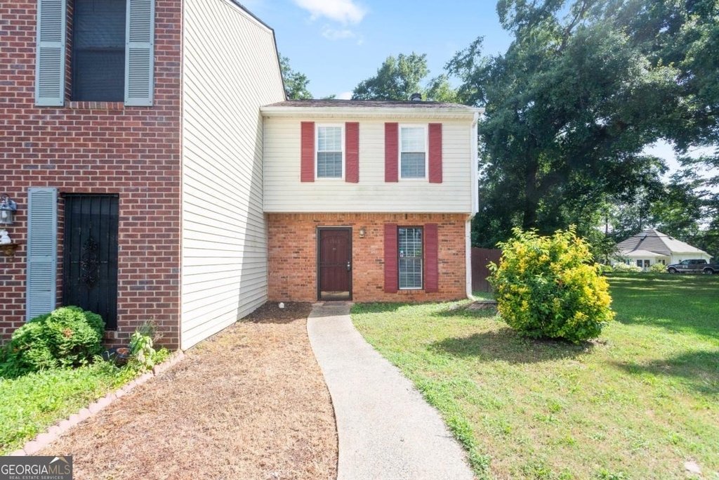 1585 Springleaf Point Se - Photo 0