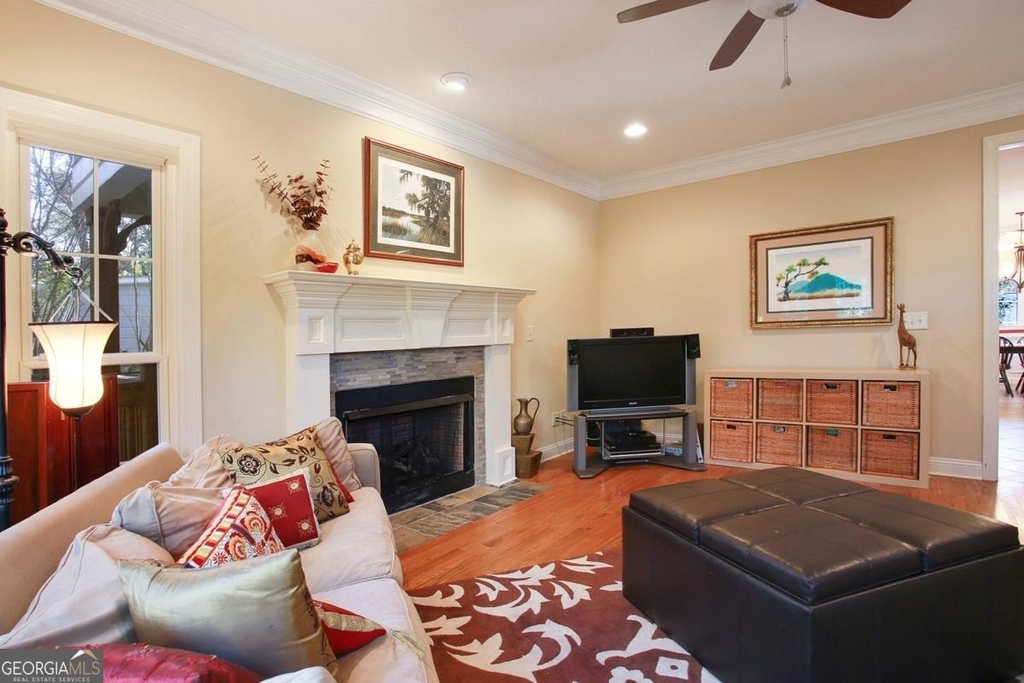 1084 Country Lane Ne - Photo 10