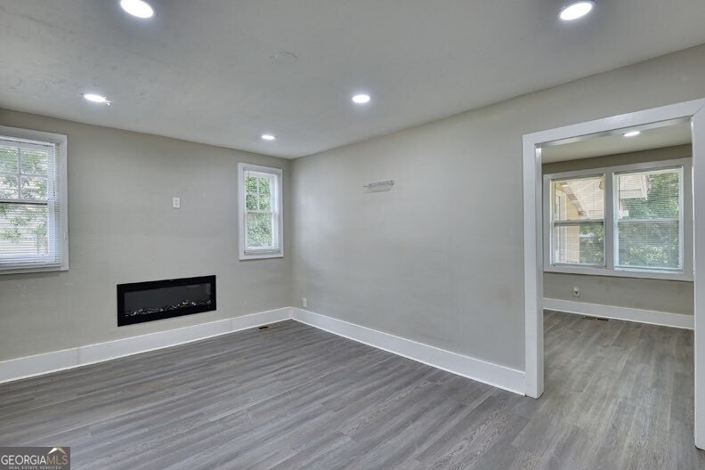 1888 Vesta Avenue - Photo 4