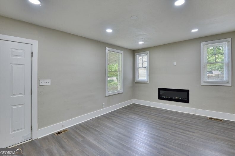 1888 Vesta Avenue - Photo 3