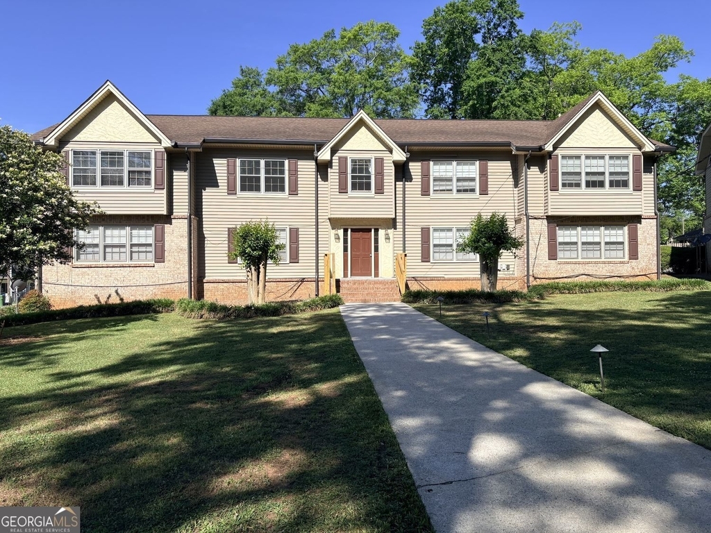 212 W Highland Avenue - Photo 0