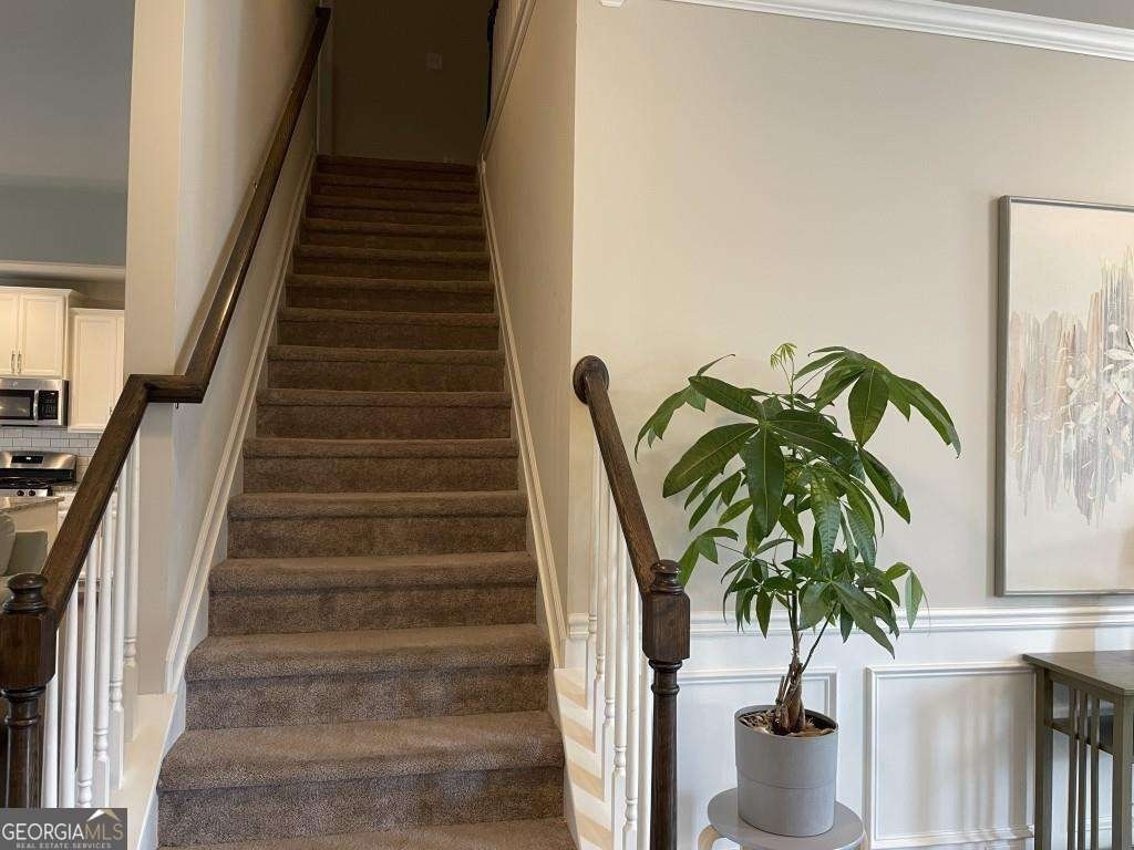 2415 Matlin Way - Photo 5