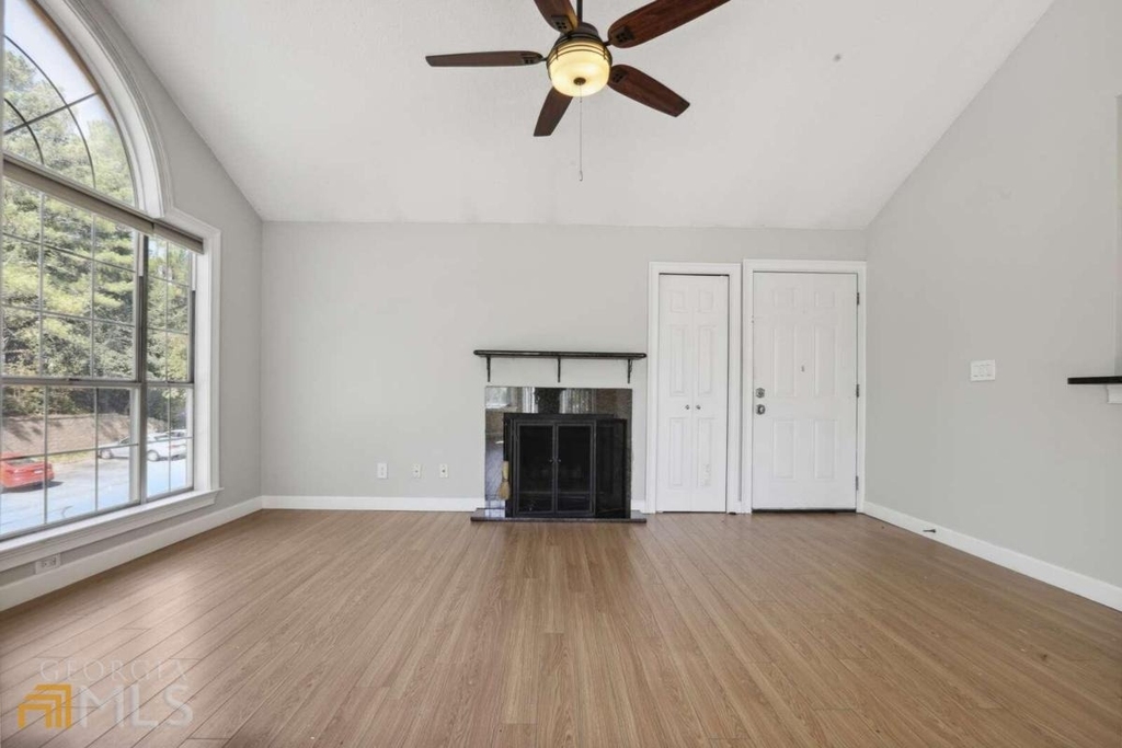 1007 Sandy Lane Drive - Photo 4