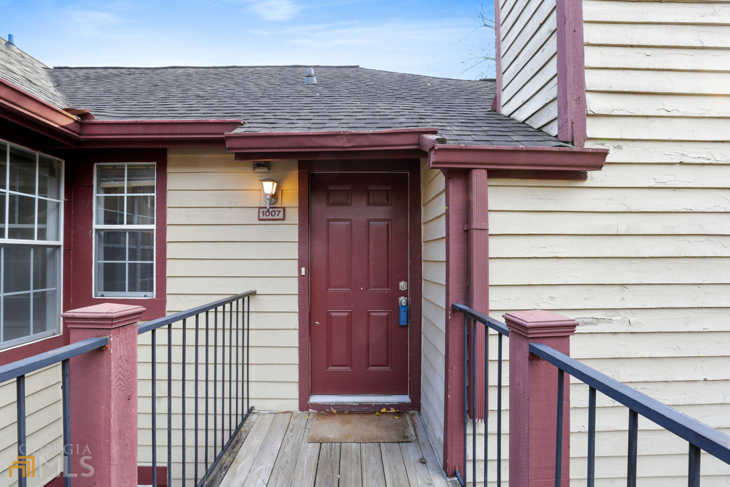 1007 Sandy Lane Drive - Photo 1