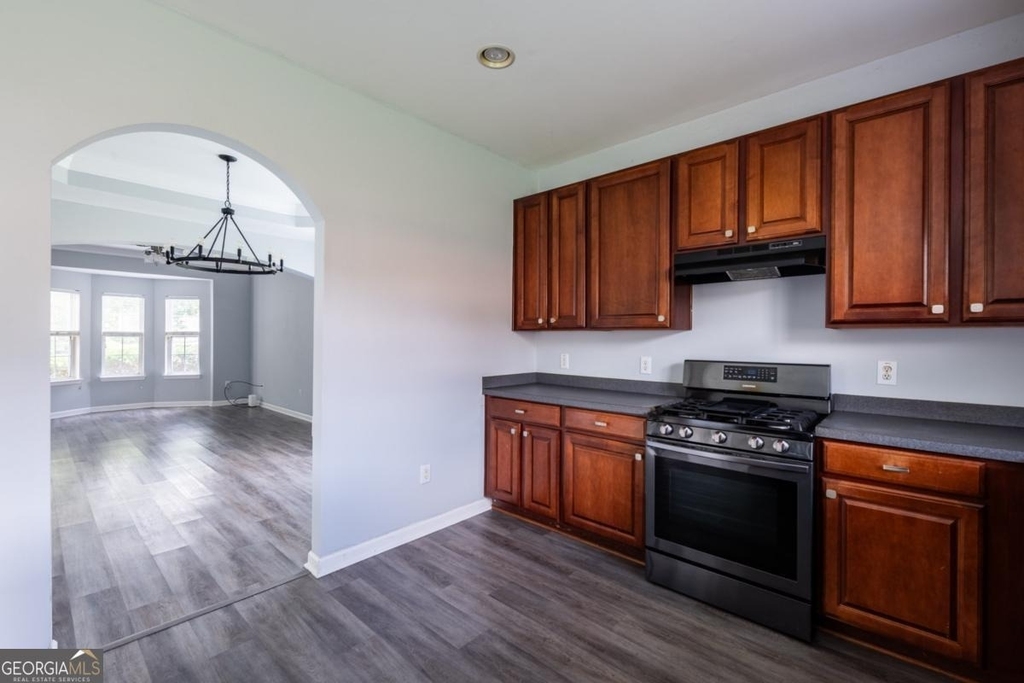 7702 Parkside Drive - Photo 2