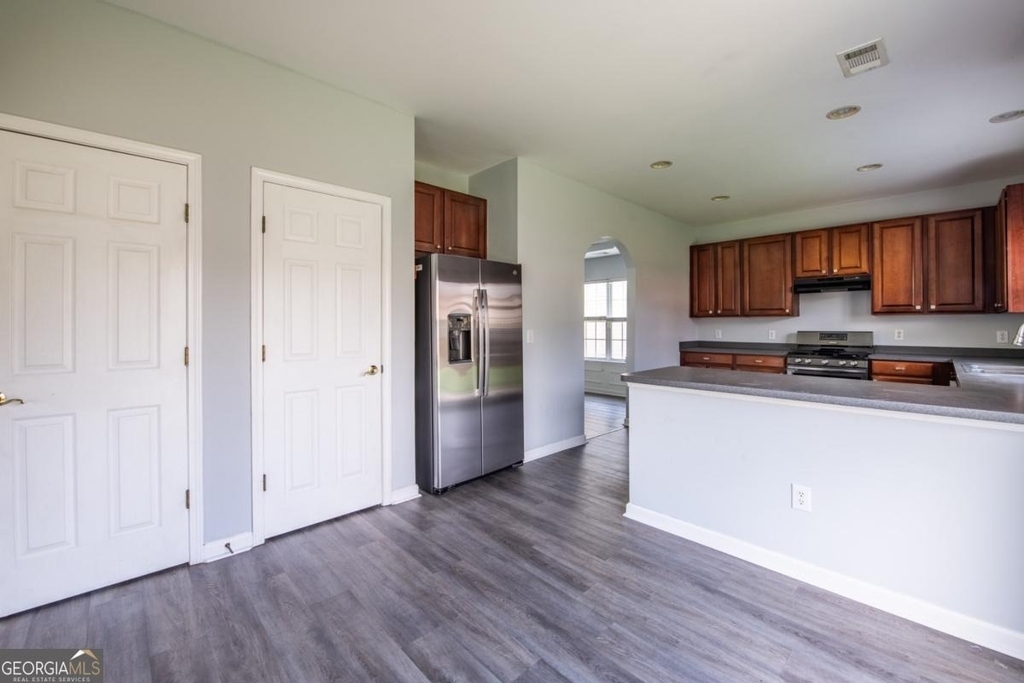 7702 Parkside Drive - Photo 5