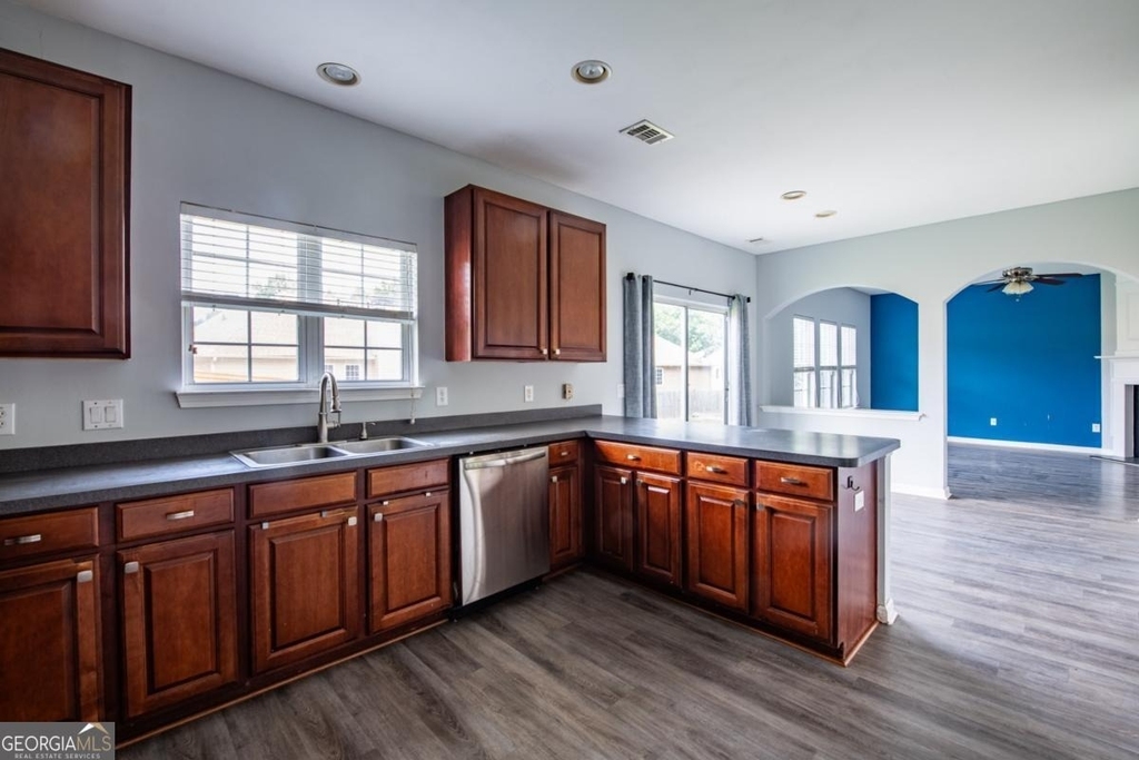 7702 Parkside Drive - Photo 3