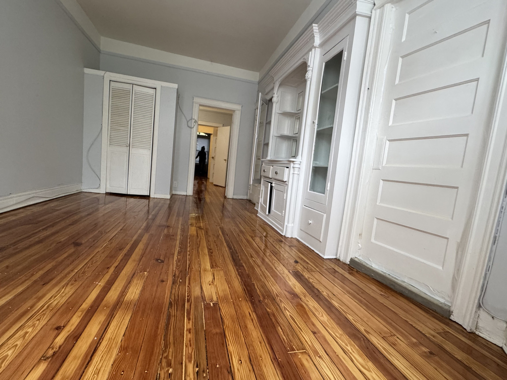 373 East 29th Street - Photo 4