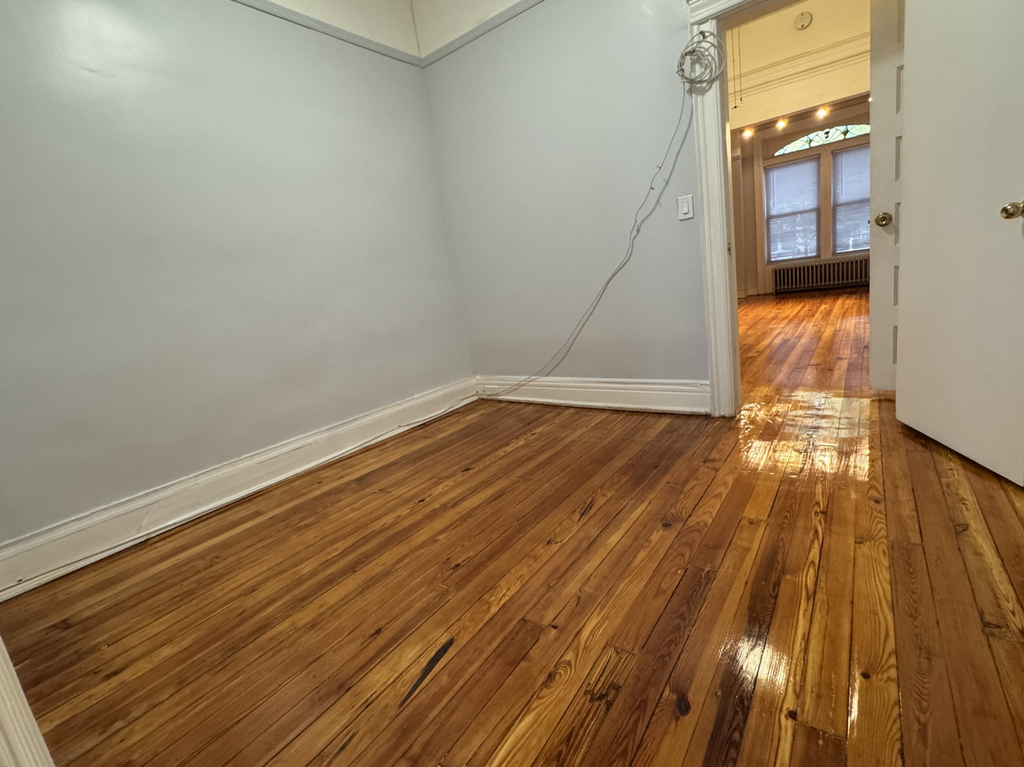 373 East 29th Street - Photo 5