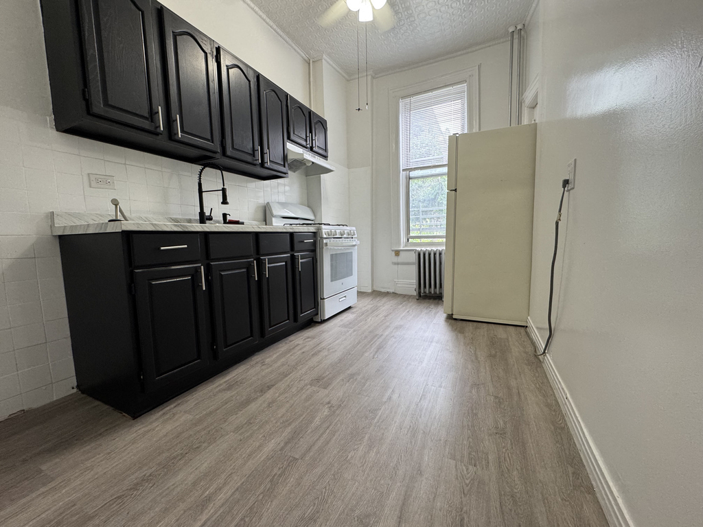 373 East 29th Street - Photo 7