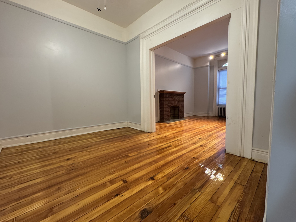 373 East 29th Street - Photo 2