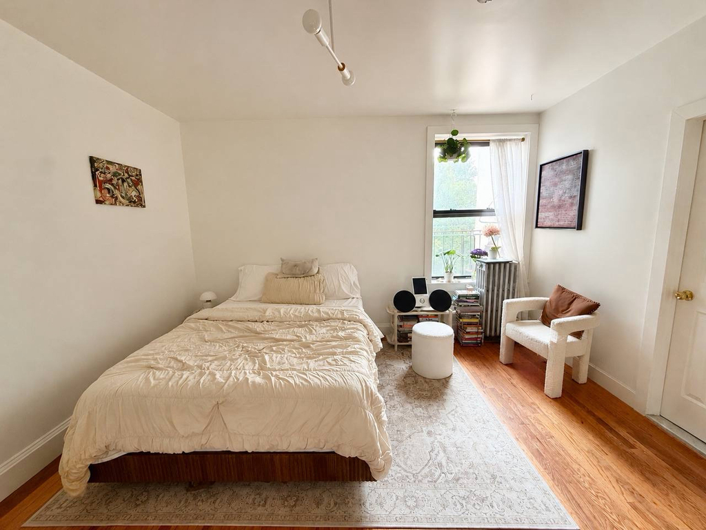 666 Hancock Street - Photo 6