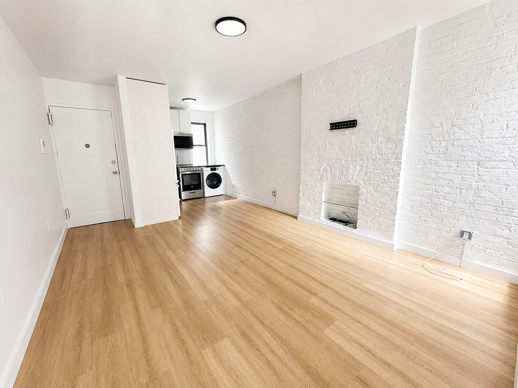 446 West 55th Street - Photo 0
