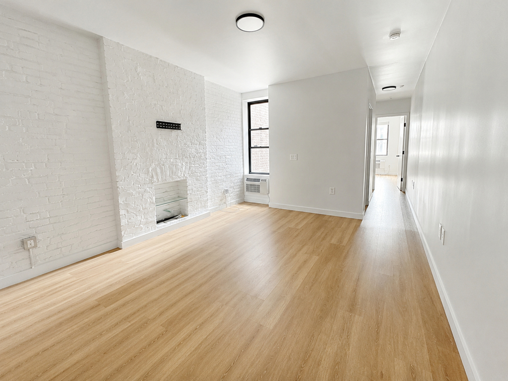 446 West 55th Street - Photo 1