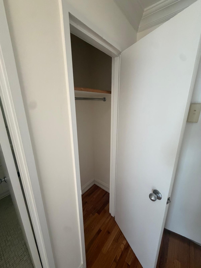 E 87th Street / York Avenue - Photo 5